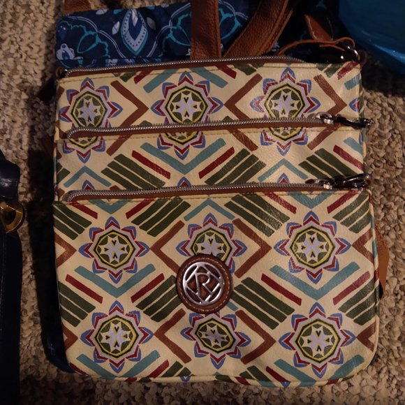 BUNDLE OF 3 CROSSBODY BAGS - STONE MOUNTAIN/RELIC/CARLA MARCHI - Picture 5 of 9